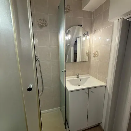 Renovated Place Saint-sauveur, Center *